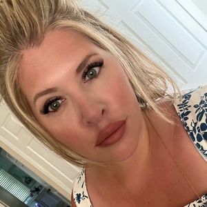 Meet your Posher, Jena